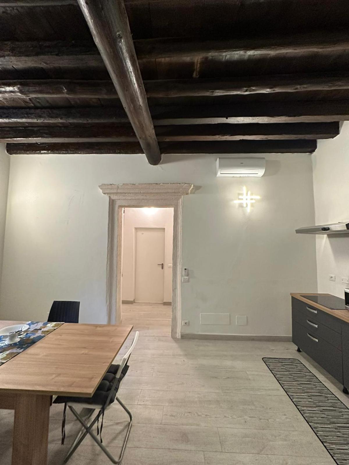 Al Campanile Apartment Verona Ngoại thất bức ảnh